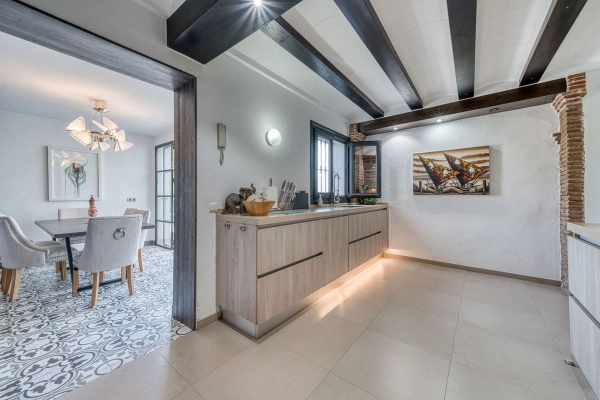 3 Zimmer Villa zu verkaufen in Bahia de Casares mit Pool Garage - 1.450.000 € (Ref: 10026281)
