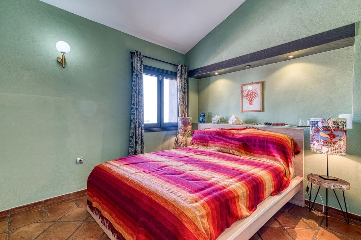3 Zimmer Villa zu verkaufen in Bahia de Casares mit Pool Garage - 1.450.000 € (Ref: 10026281)