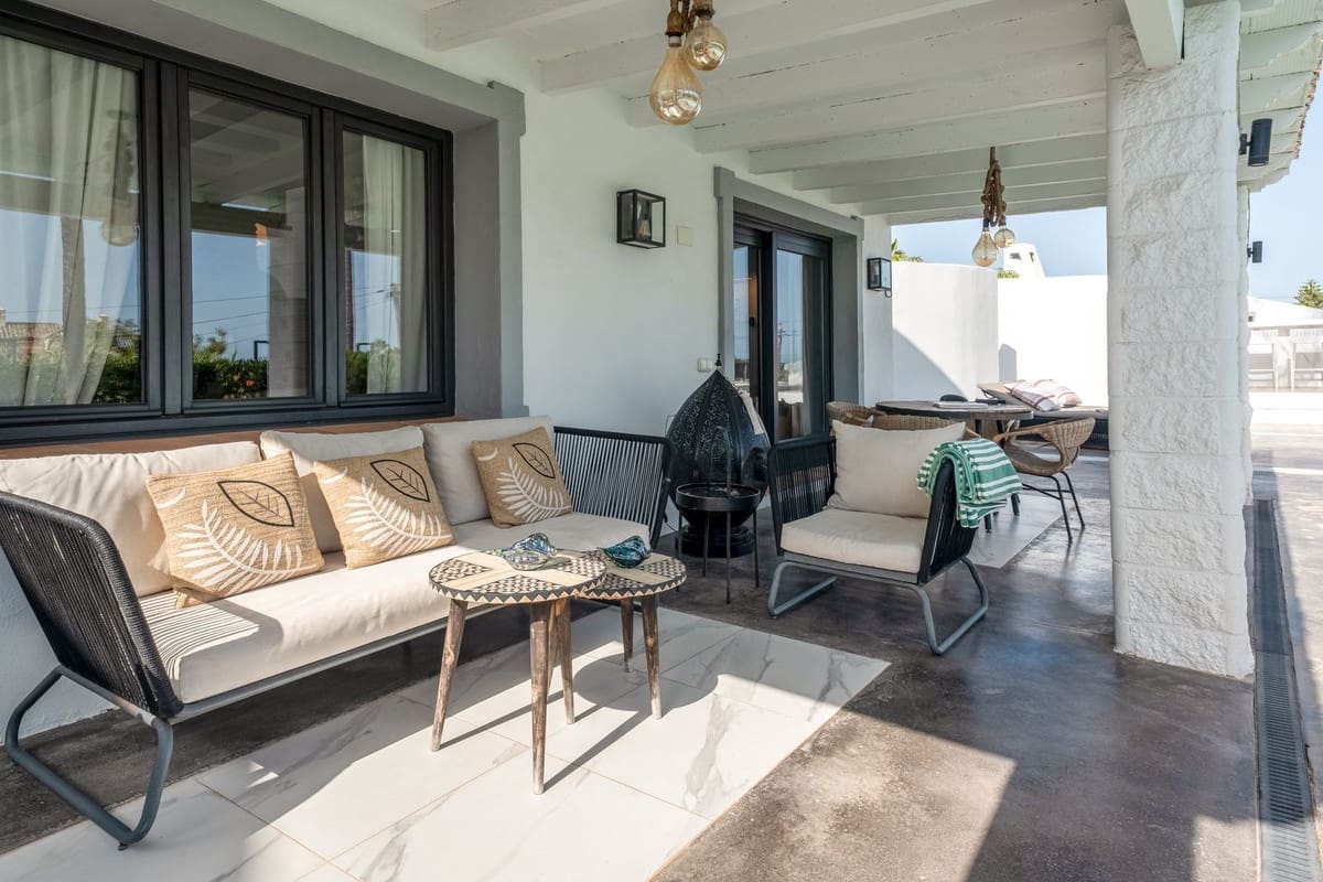 3 Zimmer Villa zu verkaufen in Bahia de Casares mit Pool Garage - 1.450.000 € (Ref: 10026281)