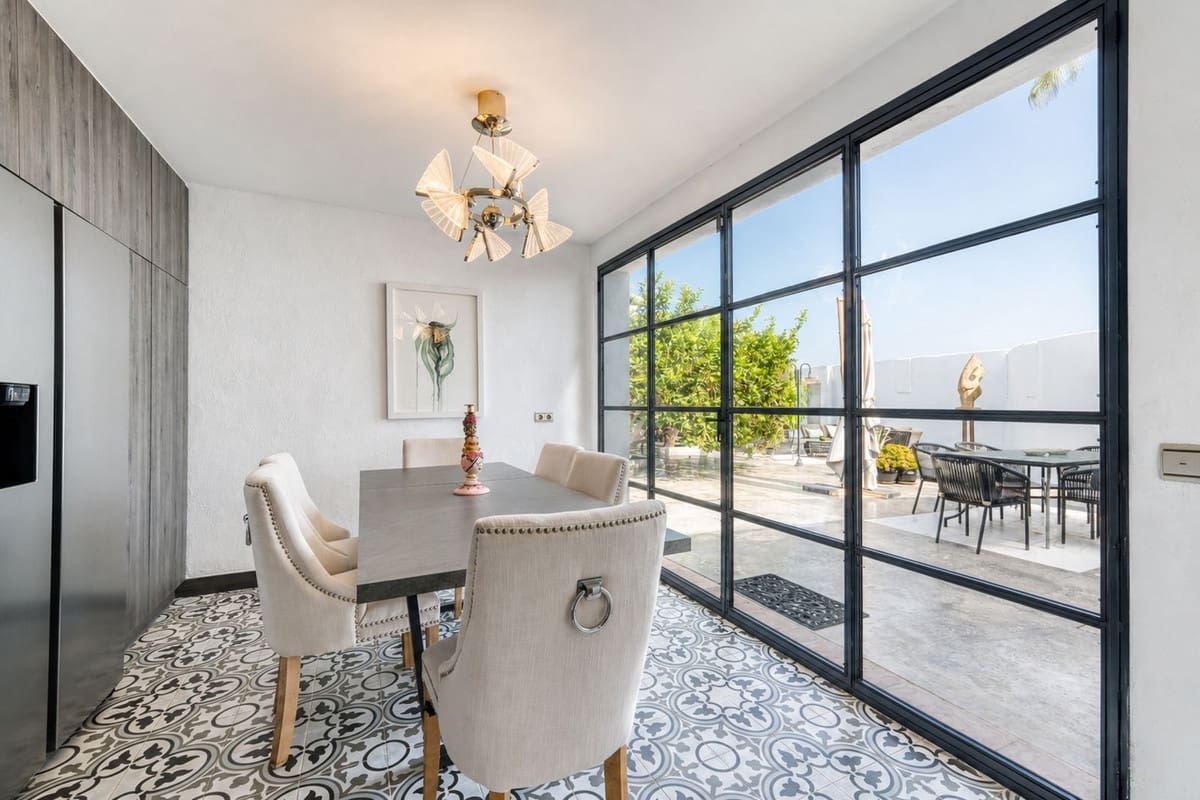 3 Zimmer Villa zu verkaufen in Bahia de Casares mit Pool Garage - 1.450.000 € (Ref: 10026281)