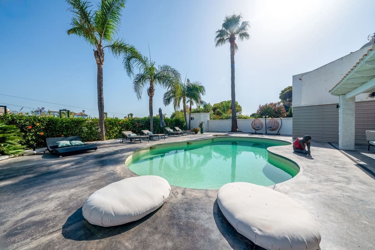 3 Zimmer Villa zu verkaufen in Bahia de Casares mit Pool Garage - 1.450.000 € (Ref: 10026281)