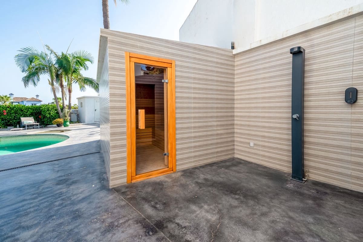 3 Zimmer Villa zu verkaufen in Bahia de Casares mit Pool Garage - 1.450.000 € (Ref: 10026281)