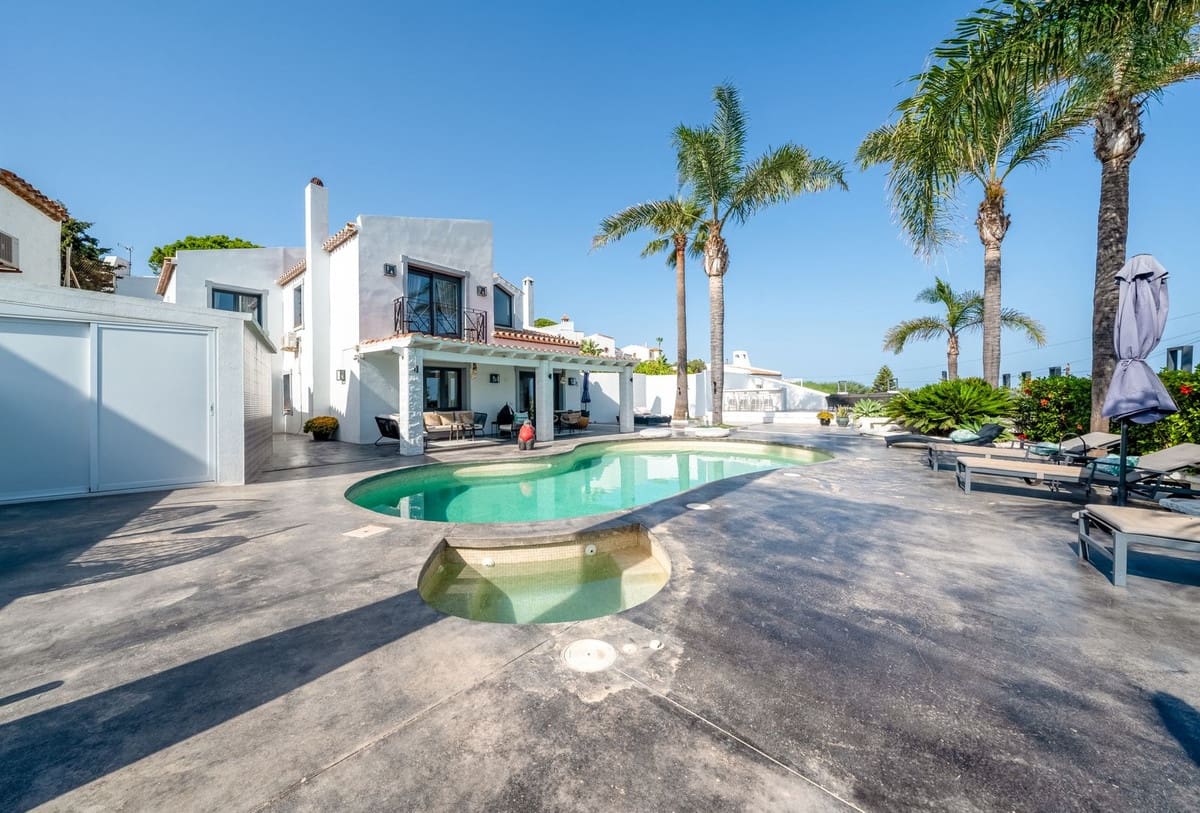 3 Zimmer Villa zu verkaufen in Bahia de Casares mit Pool Garage - 1.450.000 € (Ref: 10026281)