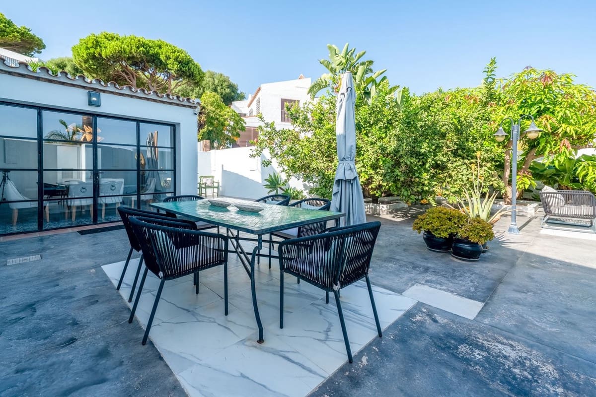 3 Zimmer Villa zu verkaufen in Bahia de Casares mit Pool Garage - 1.450.000 € (Ref: 10026281)