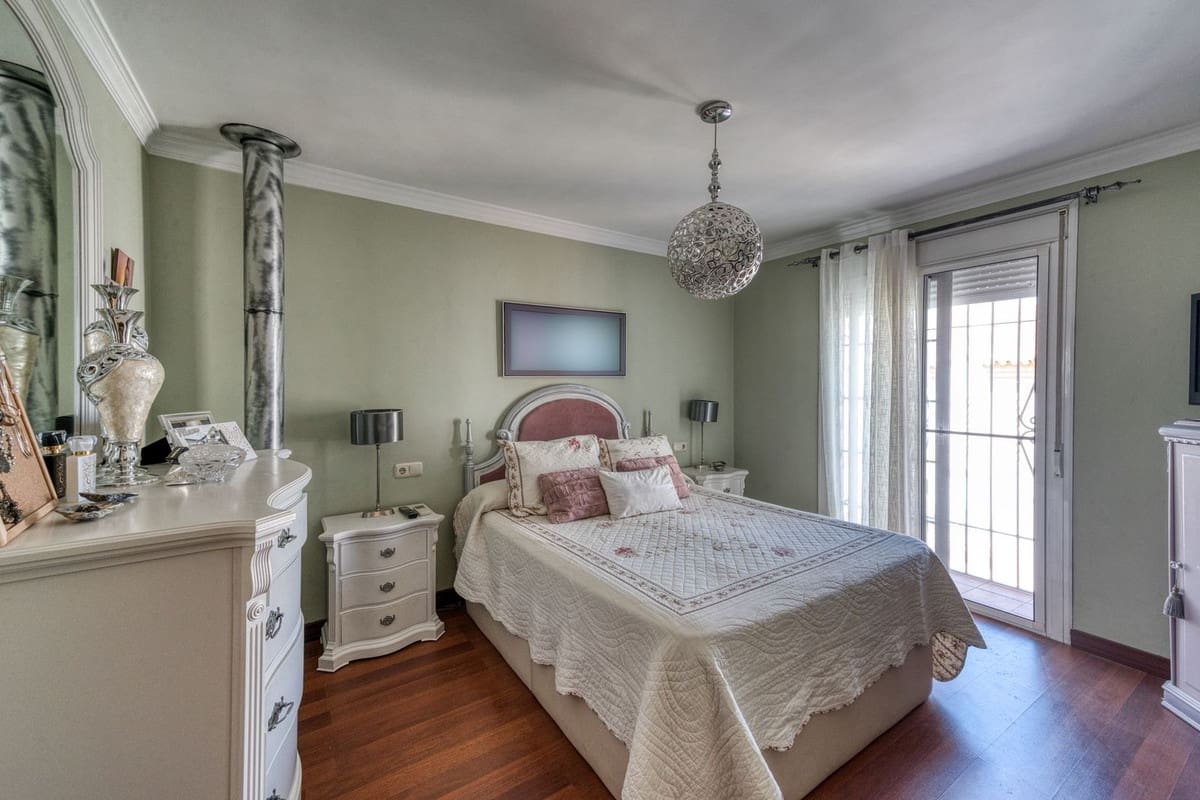 4 chambre Maison de Ville à vendre à Coin avec garage - 425 000 € (Ref: 10029502)