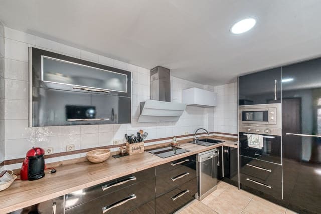 4 bedroom Townhouse for sale in Coín with garage - € 425,000 (Ref: 10029502)