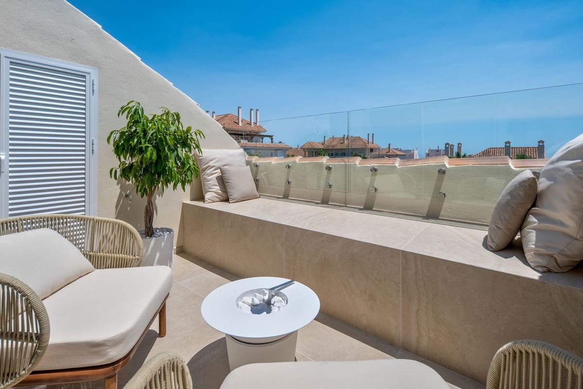 3 camera da letto Appartamento in vendita in Nueva Andalucia con piscina garage - 1.695.000 € (Rif: 10029623)
