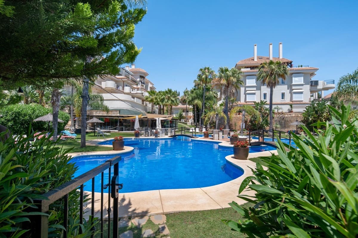 3 camera da letto Appartamento in vendita in Nueva Andalucia con piscina garage - 1.695.000 € (Rif: 10029623)