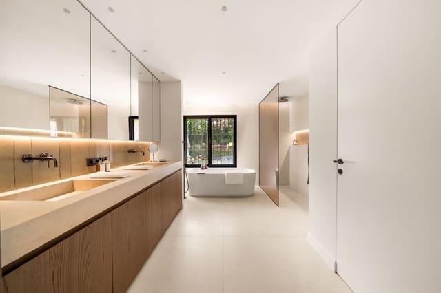 Chalet de 3 habitaciones en Marbella en venta con piscina garaje - 4.950.000 € (Ref: 10029698)