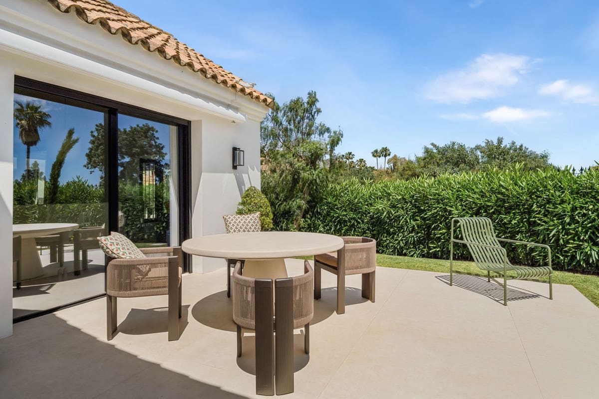 3 bedroom Villa for sale in Marbella with pool garage - € 4,950,000 (Ref: 10029698)