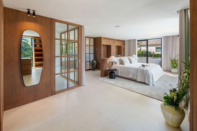 4 bedroom Villa for sale in Nueva Andalucia, Marbella with pool garage - € 5,995,000 (Ref: 10029785)