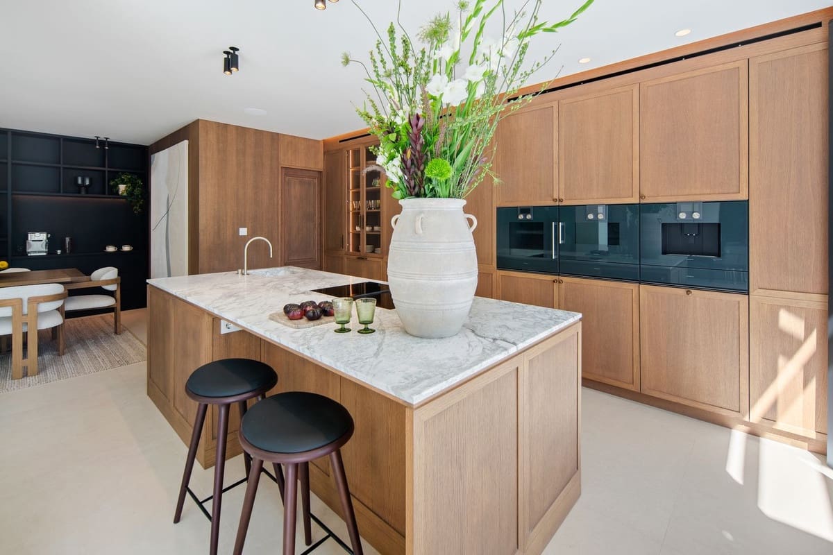 4 bedroom Villa for sale in Nueva Andalucia with pool garage - € 5,995,000 (Ref: 10029785)