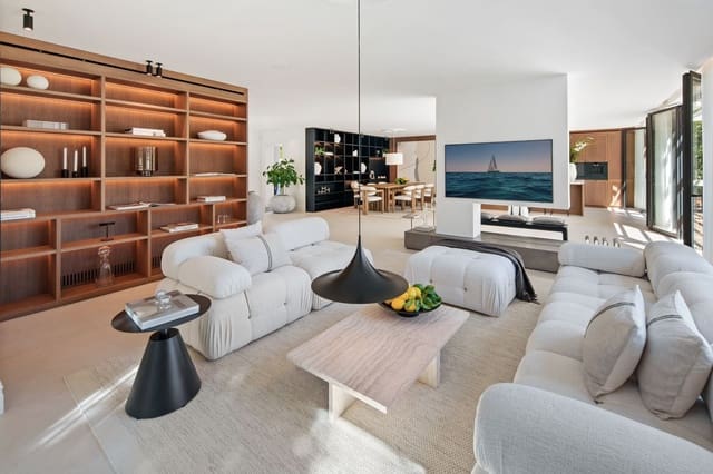 4 bedroom Villa for sale in Nueva Andalucia, Marbella with pool garage - € 5,995,000 (Ref: 10029785)