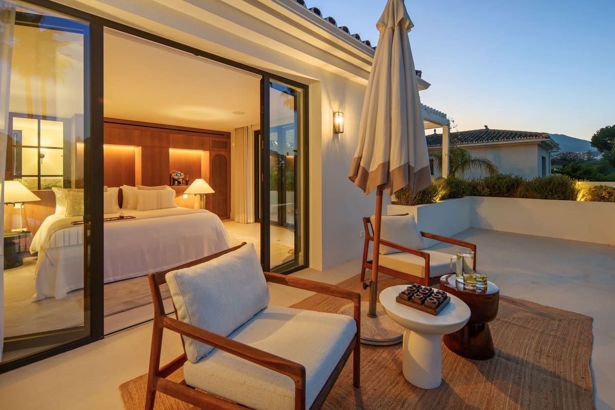 4 bedroom Villa for sale in Nueva Andalucia with pool garage - € 5,995,000 (Ref: 10029785)