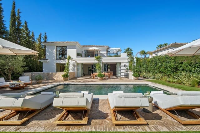 4 bedroom Villa for sale in Nueva Andalucia, Marbella with pool garage - € 5,995,000 (Ref: 10029785)
