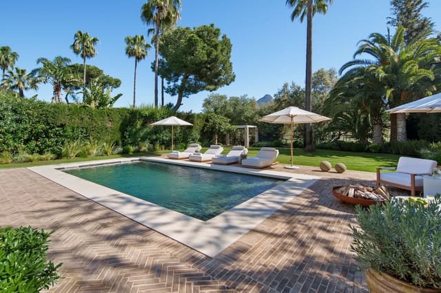 4 bedroom Villa for sale in Nueva Andalucia, Marbella with pool garage - € 5,995,000 (Ref: 10029785)