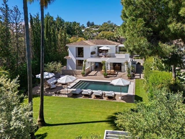 4 bedroom Villa for sale in Nueva Andalucia, Marbella with pool garage - € 5,995,000 (Ref: 10029785)
