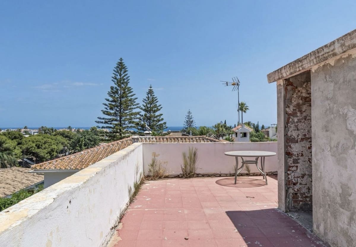 3 chambre Villa/Maison à vendre à Nueva Andalucia avec piscine garage - 892 500 € (Ref: 10034553)