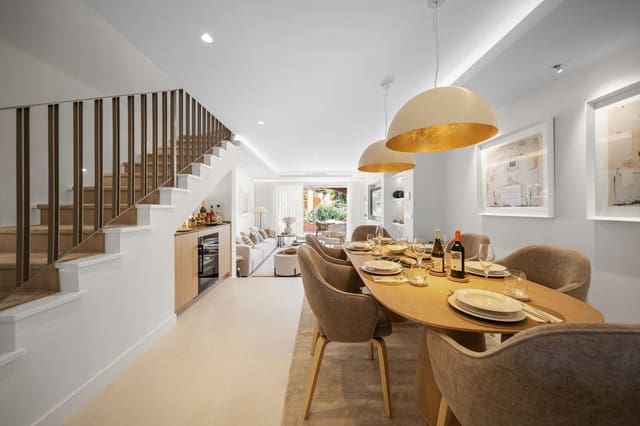 3 sypialnia Dom na sprzedaż w Aloha Golf, Marbella z basenem garażem - 1 250 000 € (Ref: 10035741)