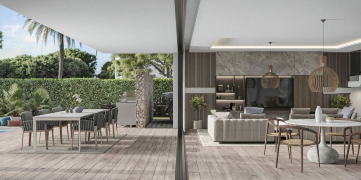 4 bedroom Villa for sale in Estepona with garage - € 2,190,000 (Ref: 10044137)