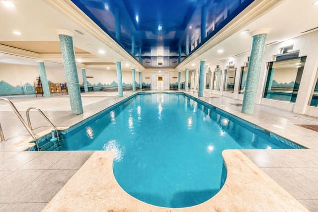 2 bedroom Apartment for sale in Benalmádena with pool garage - € 675,000 (Ref: 10048363)