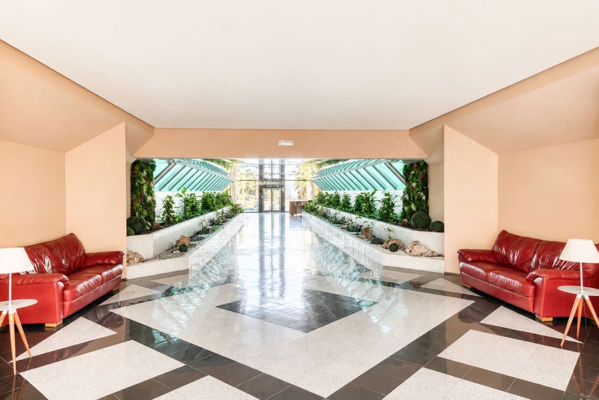 2 Zimmer Apartment zu verkaufen in Benalmadena mit Pool Garage - 675.000 € (Ref: 10048363)