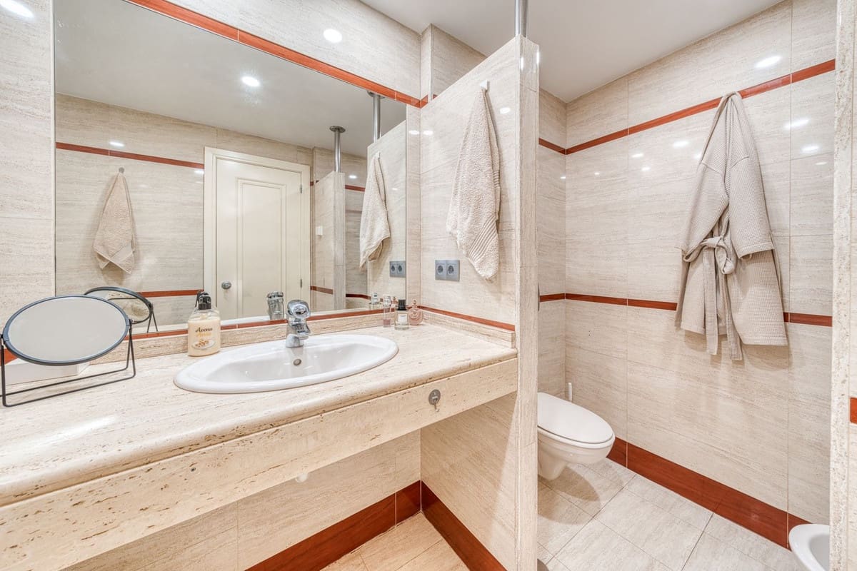 2 Zimmer Apartment zu verkaufen in Benalmadena mit Pool Garage - 675.000 € (Ref: 10048363)