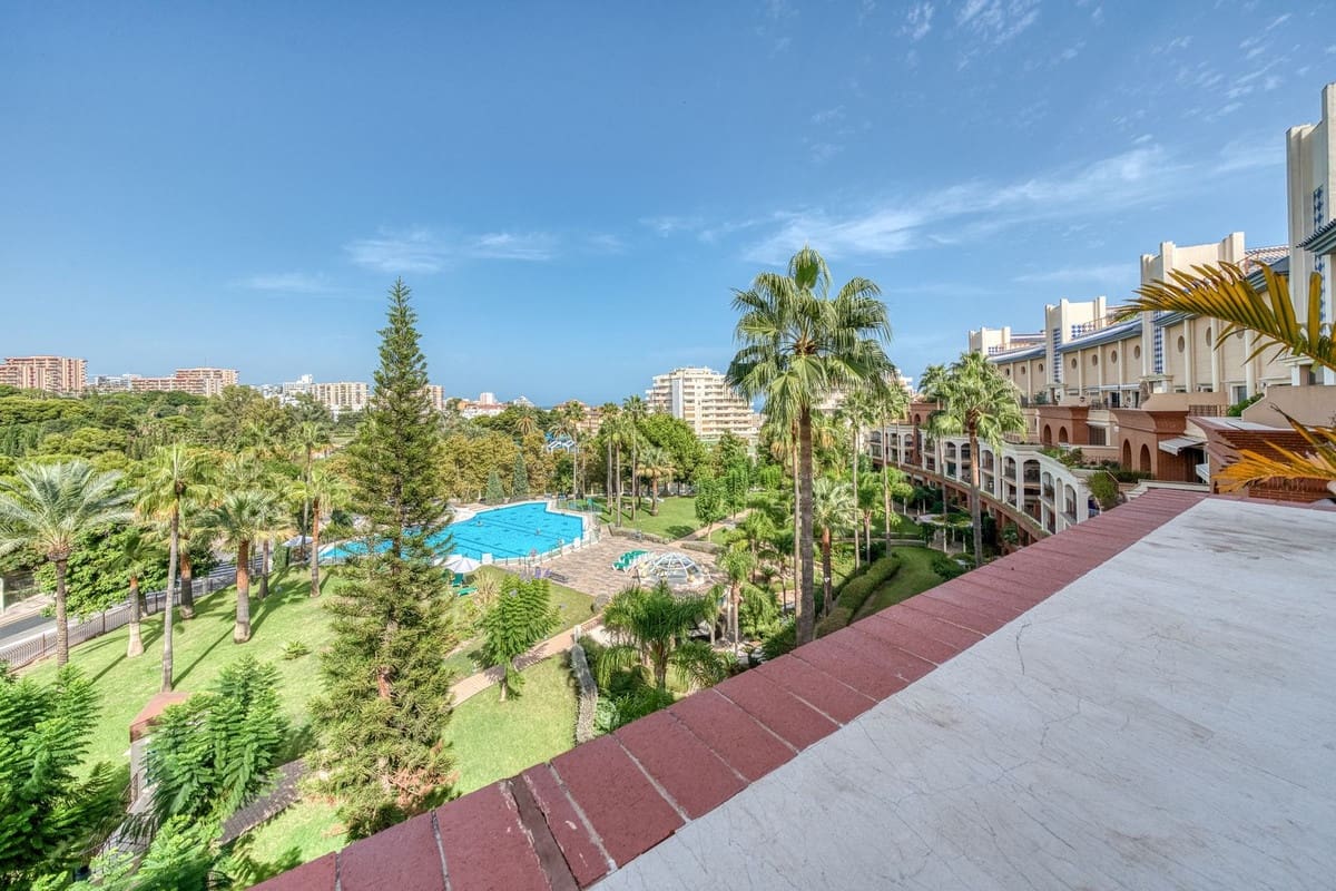 2 Zimmer Apartment zu verkaufen in Benalmadena mit Pool Garage - 675.000 € (Ref: 10048363)