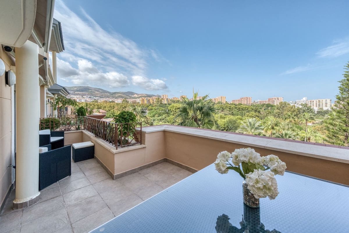 2 Zimmer Apartment zu verkaufen in Benalmadena mit Pool Garage - 675.000 € (Ref: 10048363)