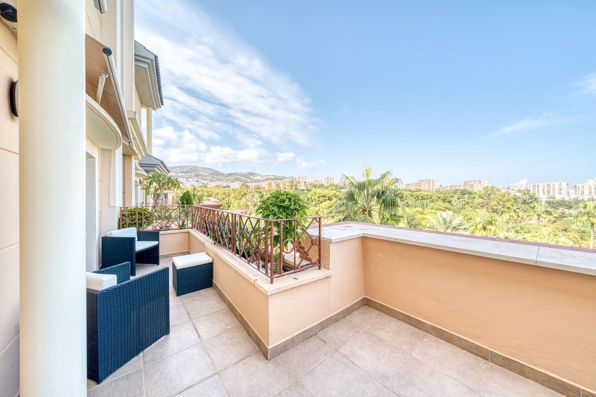2 Zimmer Apartment zu verkaufen in Benalmadena mit Pool Garage - 675.000 € (Ref: 10048363)