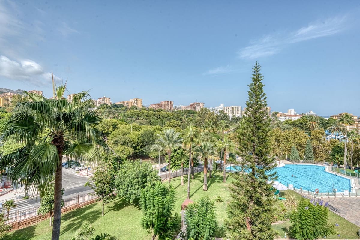2 Zimmer Apartment zu verkaufen in Benalmadena mit Pool Garage - 675.000 € (Ref: 10048363)