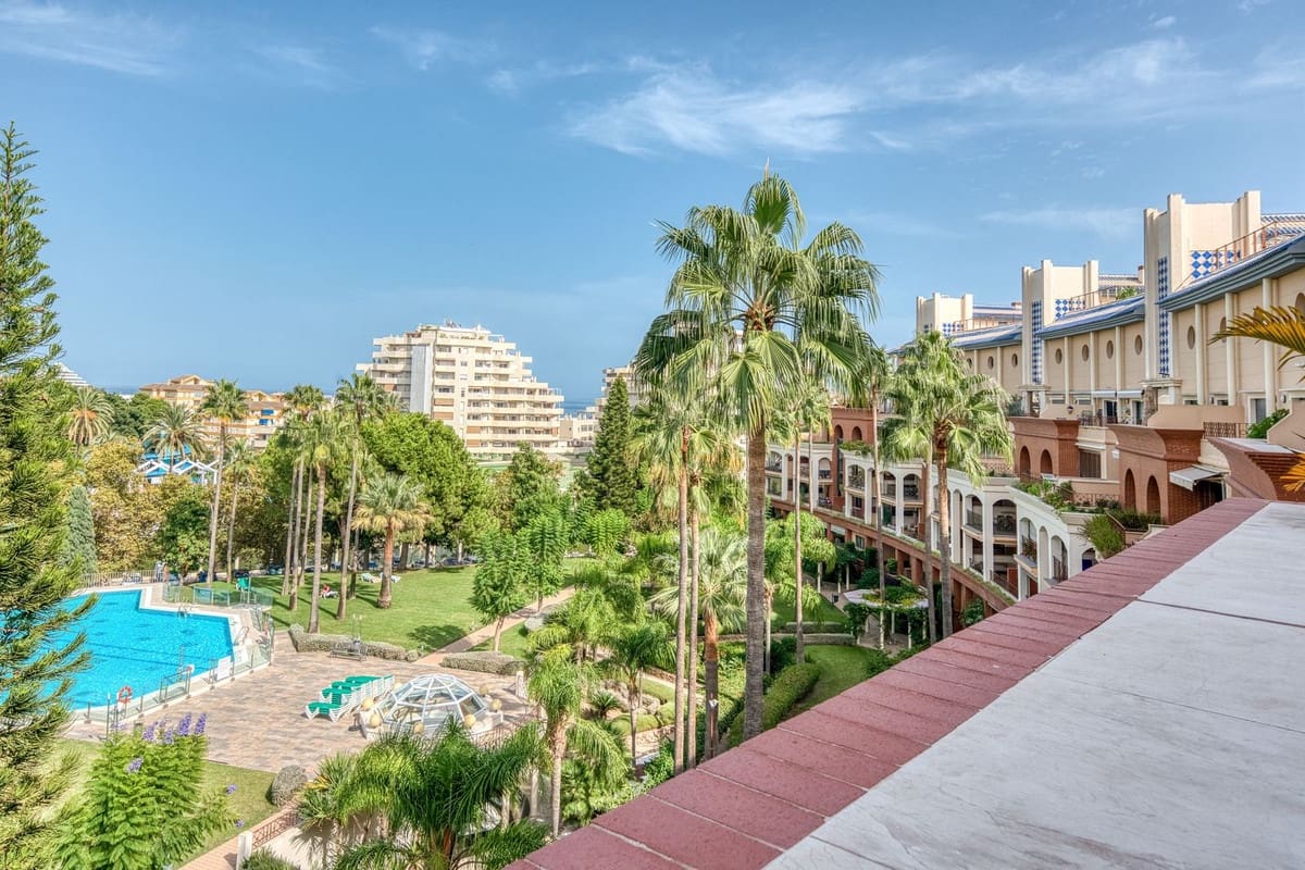 2 Zimmer Apartment zu verkaufen in Benalmadena mit Pool Garage - 675.000 € (Ref: 10048363)