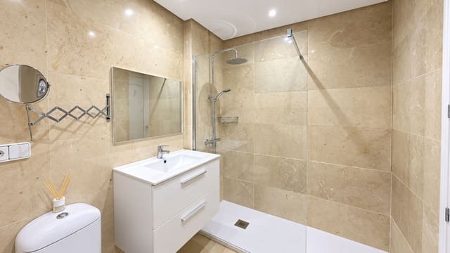 2 chambre Appartement à vendre à La Duquesa / Puerto de la Duquesa, Manilva avec piscine garage - 315 000 € (Ref: 10048364)