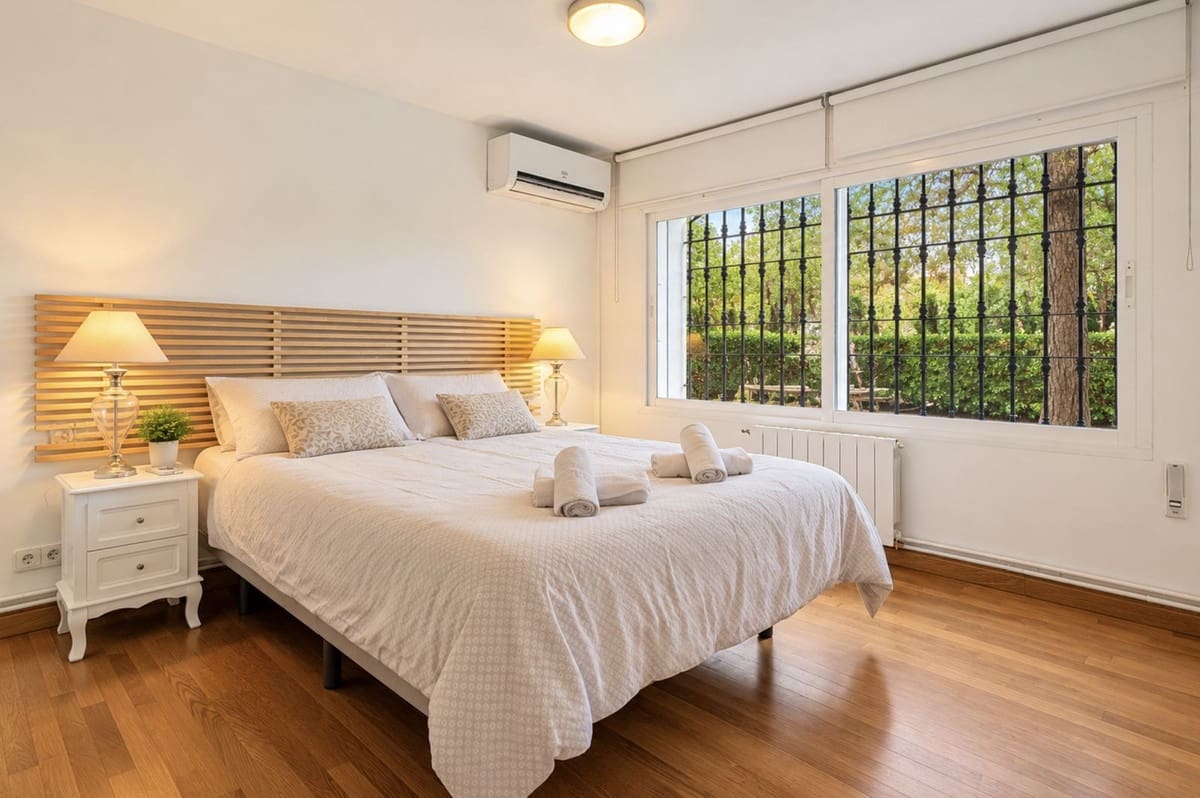 6 quarto Moradia para venda em Elviria com piscina garagem - 1 075 000 € (Ref: 10048365)