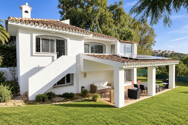 6 quarto Moradia para venda em Elviria, Marbella com piscina garagem - 1 075 000 € (Ref: 10048365)