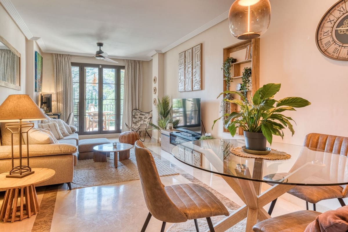 2 quarto Apartamento para arrendar em Los Arqueros com piscina garagem - 1 995 € (Ref: 10057251)