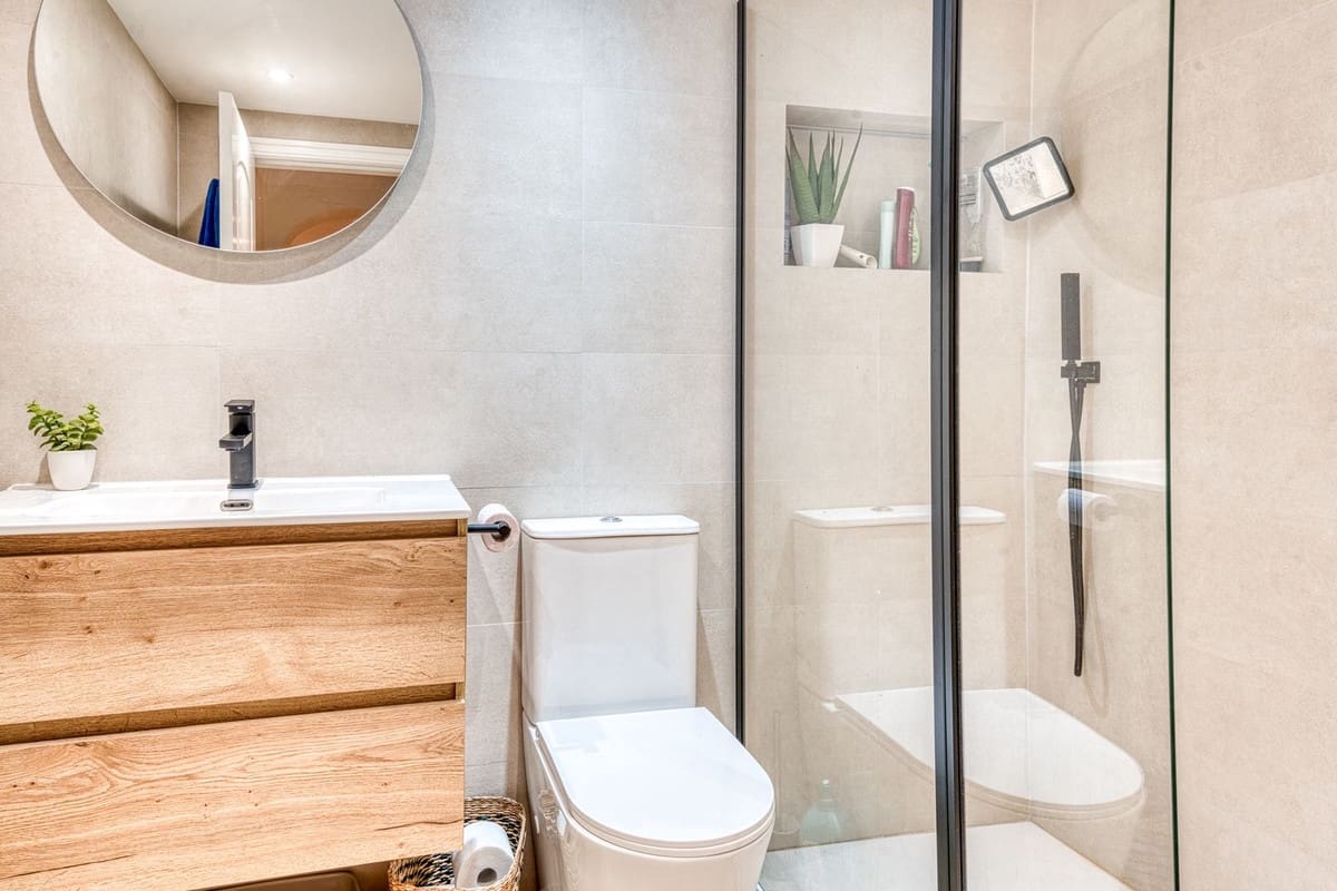 2 quarto Apartamento para arrendar em Los Arqueros com piscina garagem - 1 995 € (Ref: 10057251)