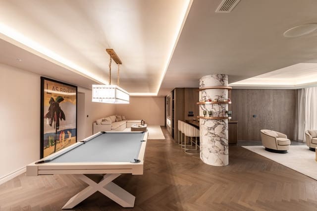5 sypialnia Willa na sprzedaż w Marbella z basenem garażem - 7 400 000 € (Ref: 10076755)