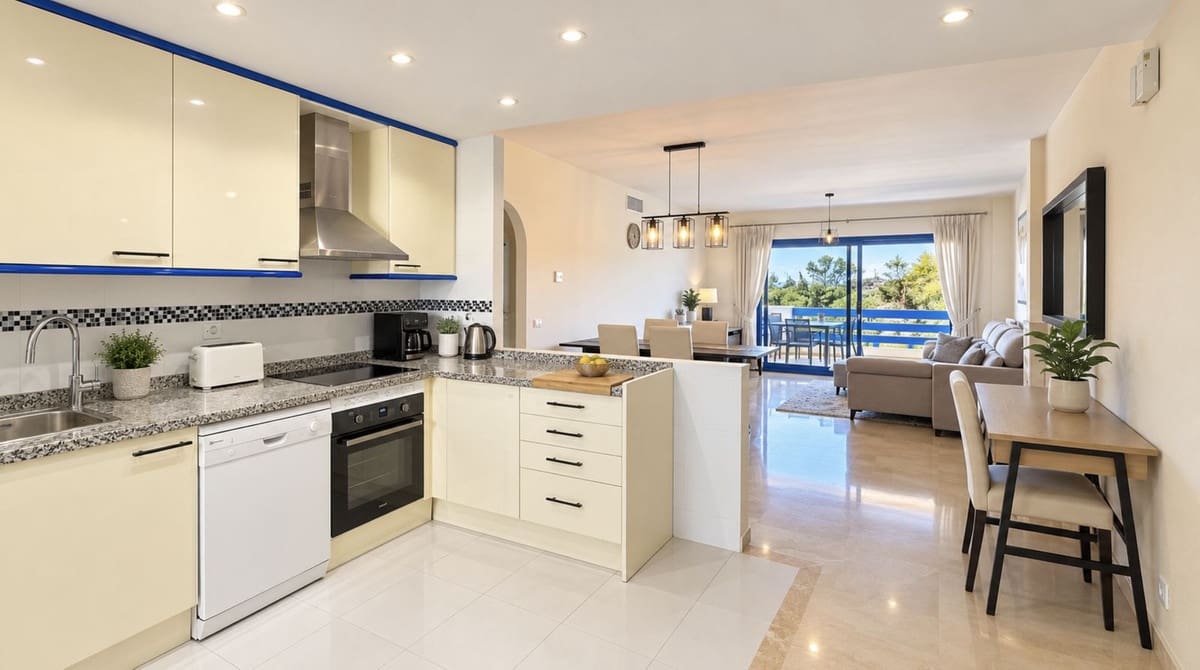 2 Zimmer Apartment zu verkaufen in La Duquesa / Puerto de la Duquesa mit Pool Garage - 315.000 € (Ref: 10079075)