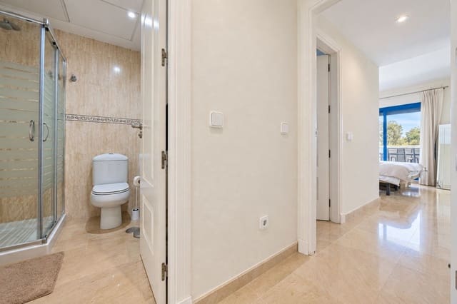 2 makuuhuone Huoneisto myytävänä paikassa La Duquesa / Puerto de la Duquesa, Manilva mukana uima-altaan 
autotalli - 299 000 € (Ref: 10079075)