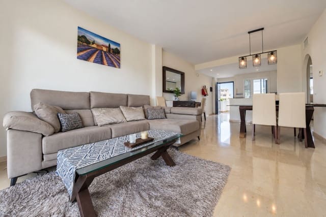 2 makuuhuone Huoneisto myytävänä paikassa La Duquesa / Puerto de la Duquesa, Manilva mukana uima-altaan 
autotalli - 299 000 € (Ref: 10079075)