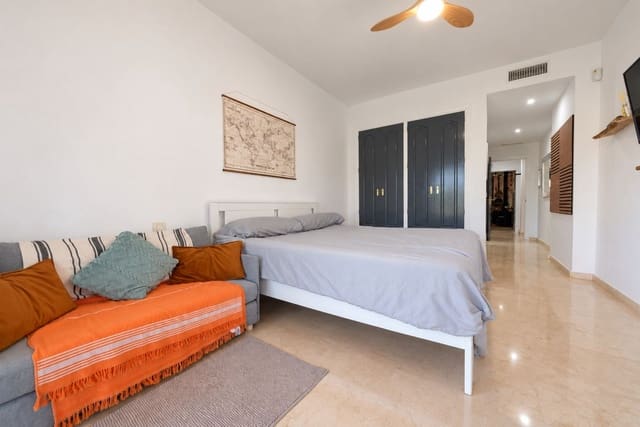 2 Zimmer Apartment zu verkaufen in Estepona mit Pool - 395.000 € (Ref: 10088423)