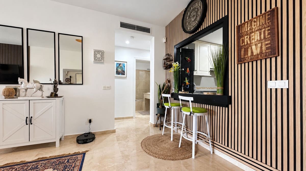 2 Zimmer Apartment zu verkaufen in Estepona mit Pool - 395.000 € (Ref: 10088423)