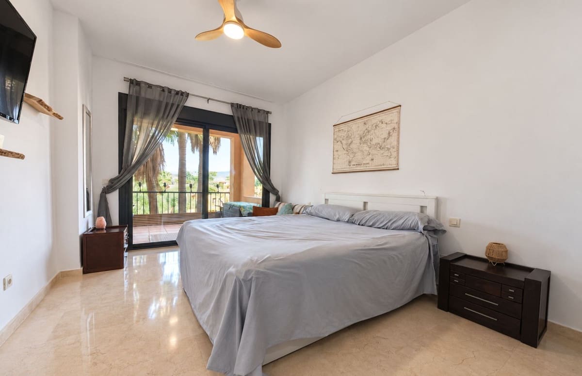 2 Zimmer Apartment zu verkaufen in Estepona mit Pool - 395.000 € (Ref: 10088423)