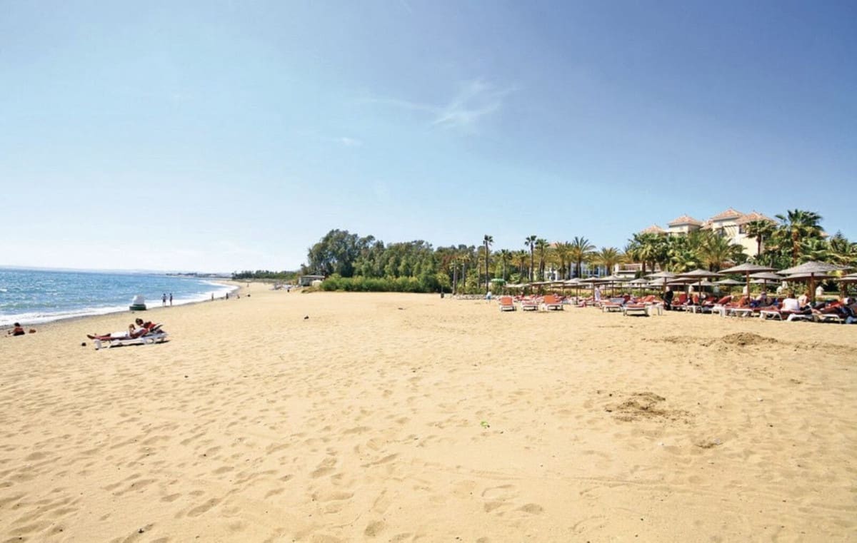 2 Zimmer Apartment zu verkaufen in Estepona mit Pool - 395.000 € (Ref: 10088423)