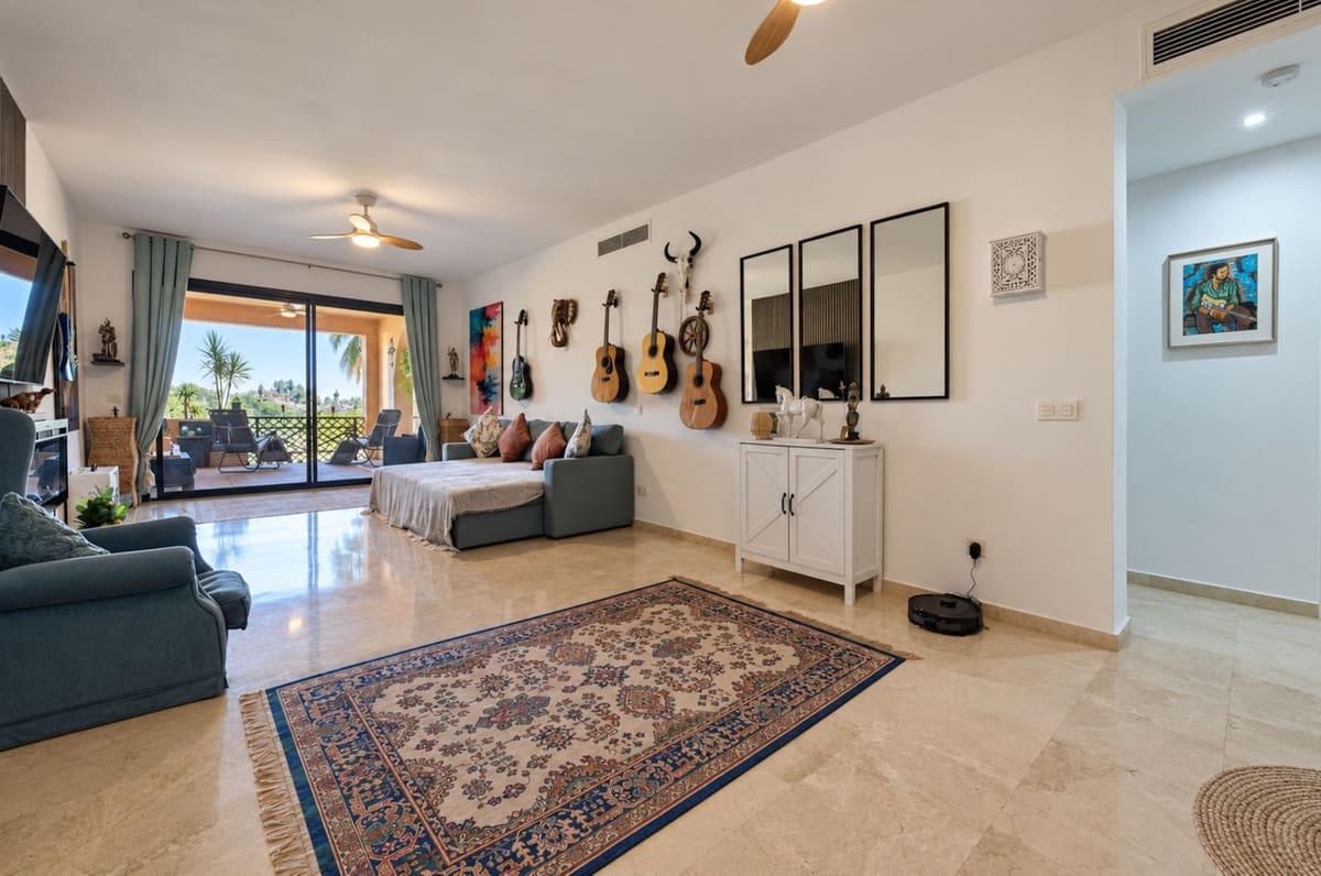 2 Zimmer Apartment zu verkaufen in Estepona mit Pool - 395.000 € (Ref: 10088423)