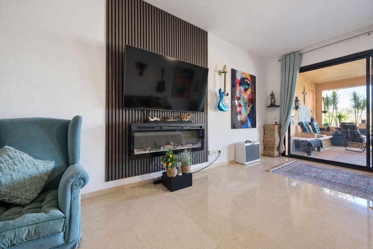 2 Zimmer Apartment zu verkaufen in Estepona mit Pool - 395.000 € (Ref: 10088423)