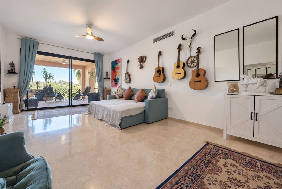 2 Zimmer Apartment zu verkaufen in Estepona mit Pool - 395.000 € (Ref: 10088423)
