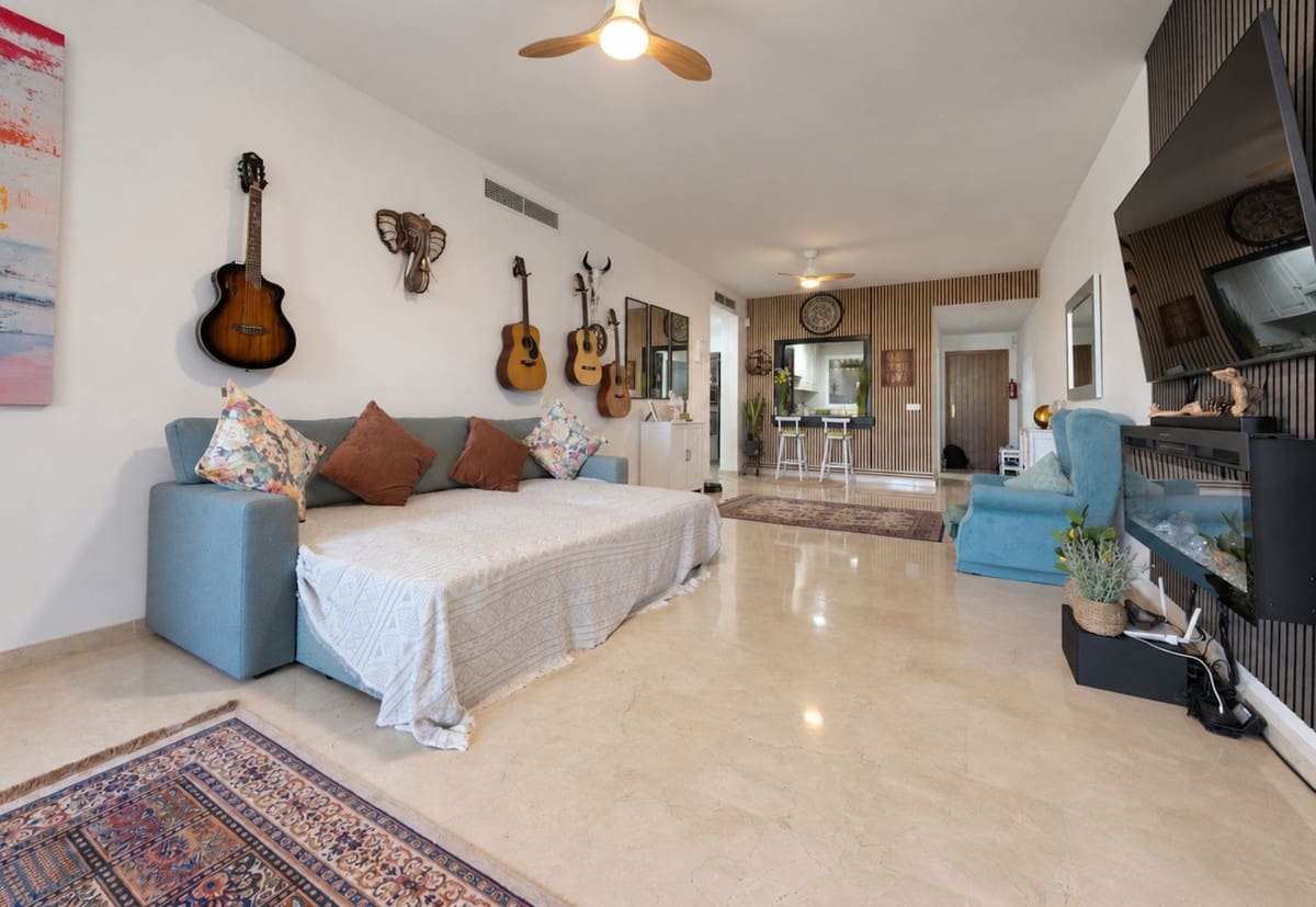 2 Zimmer Apartment zu verkaufen in Estepona mit Pool - 395.000 € (Ref: 10088423)
