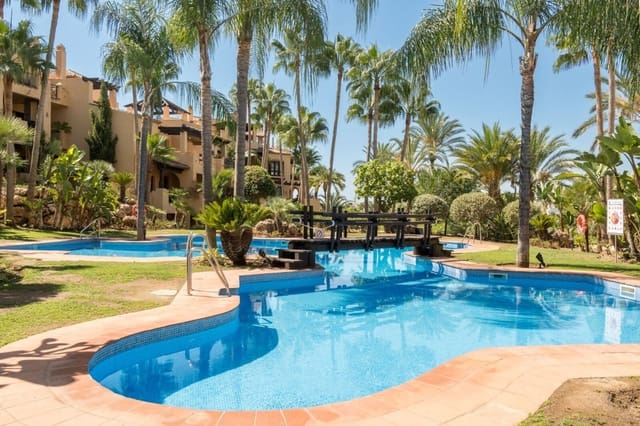 2 Zimmer Apartment zu verkaufen in Estepona mit Pool - 395.000 € (Ref: 10088423)